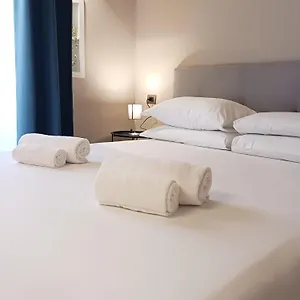 apt-lux-colosseo.it-romehotels.com/